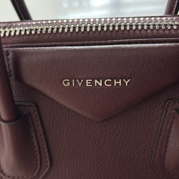 🌼SOLD🌼 Givenchy Small Antigona - Picture 5 of 8